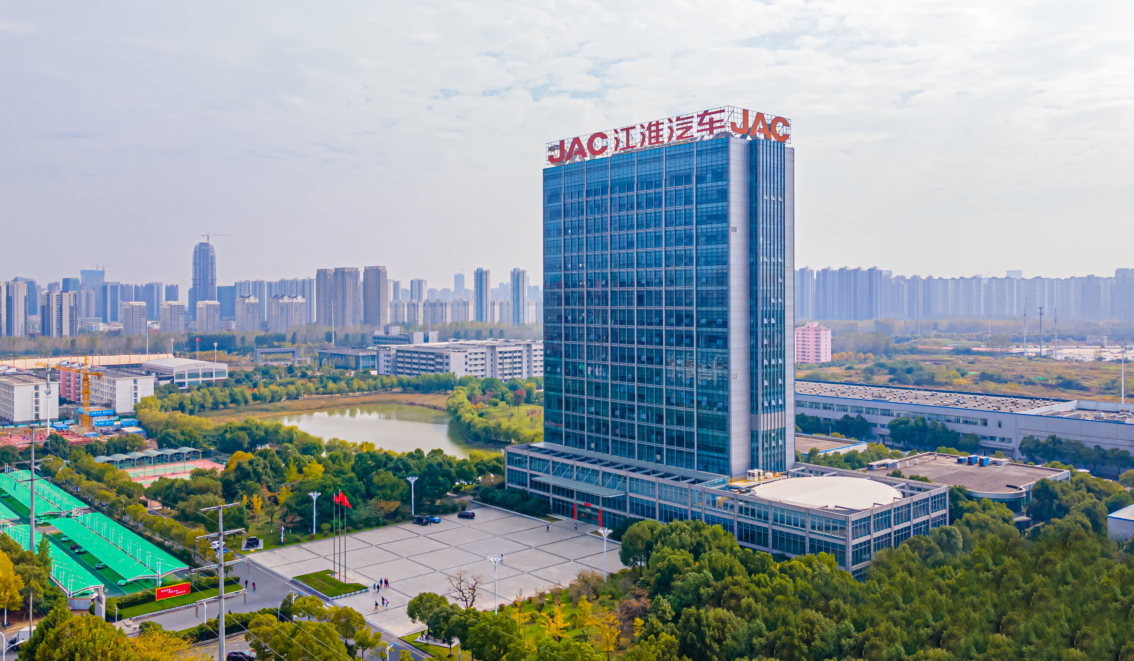 献礼60周年，品牌一连向上！Z6·尊龙凯时连获多项品牌殊荣